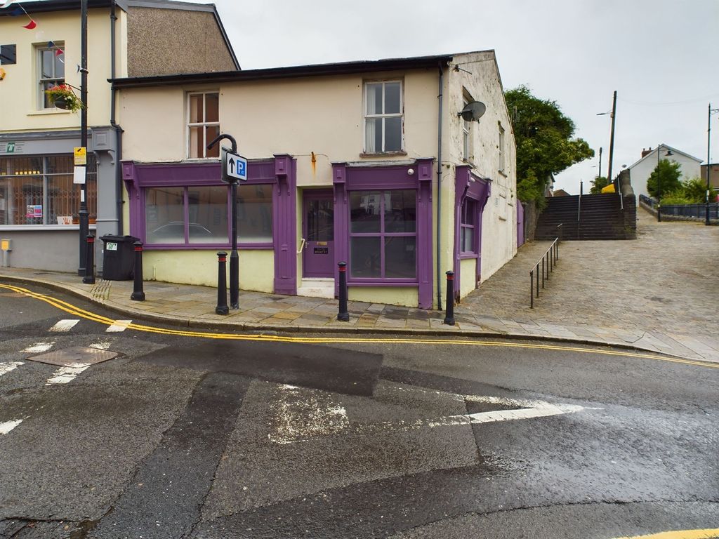 3 bed end terrace house for sale in Broad Street, Blaenavon NP4, £