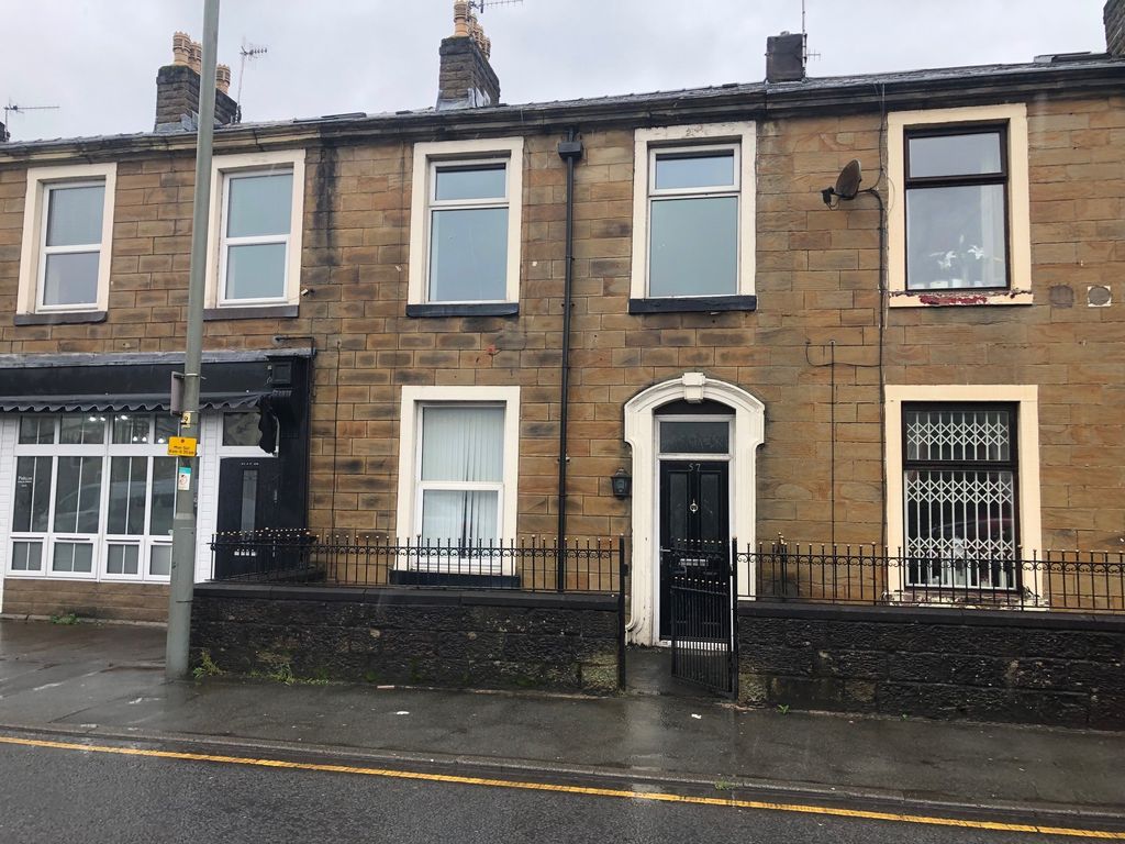 3 bed terraced house to rent in Todmorden Road, Burnley BB10, £750 pcm