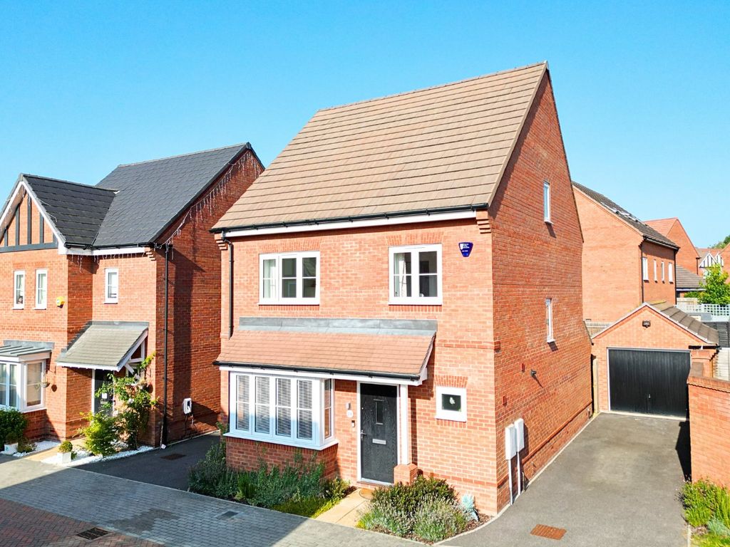 4 bed detached house for sale in Piggott Road, Reading RG2, £550,000