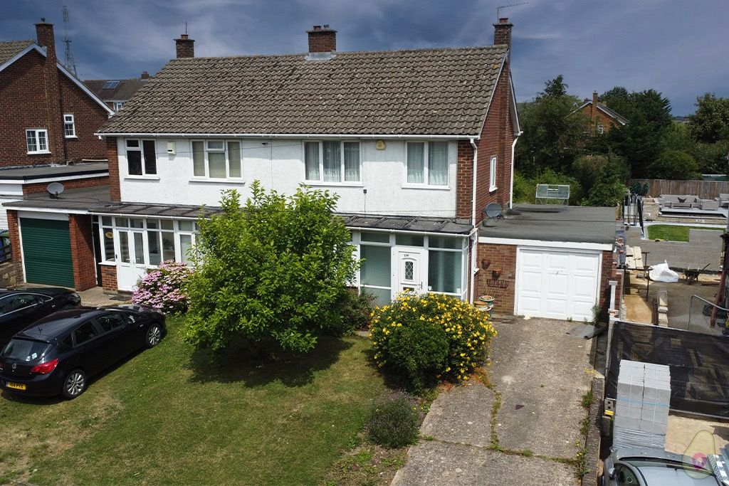 3 bed semidetached house for sale in Hughenden Avenue, High