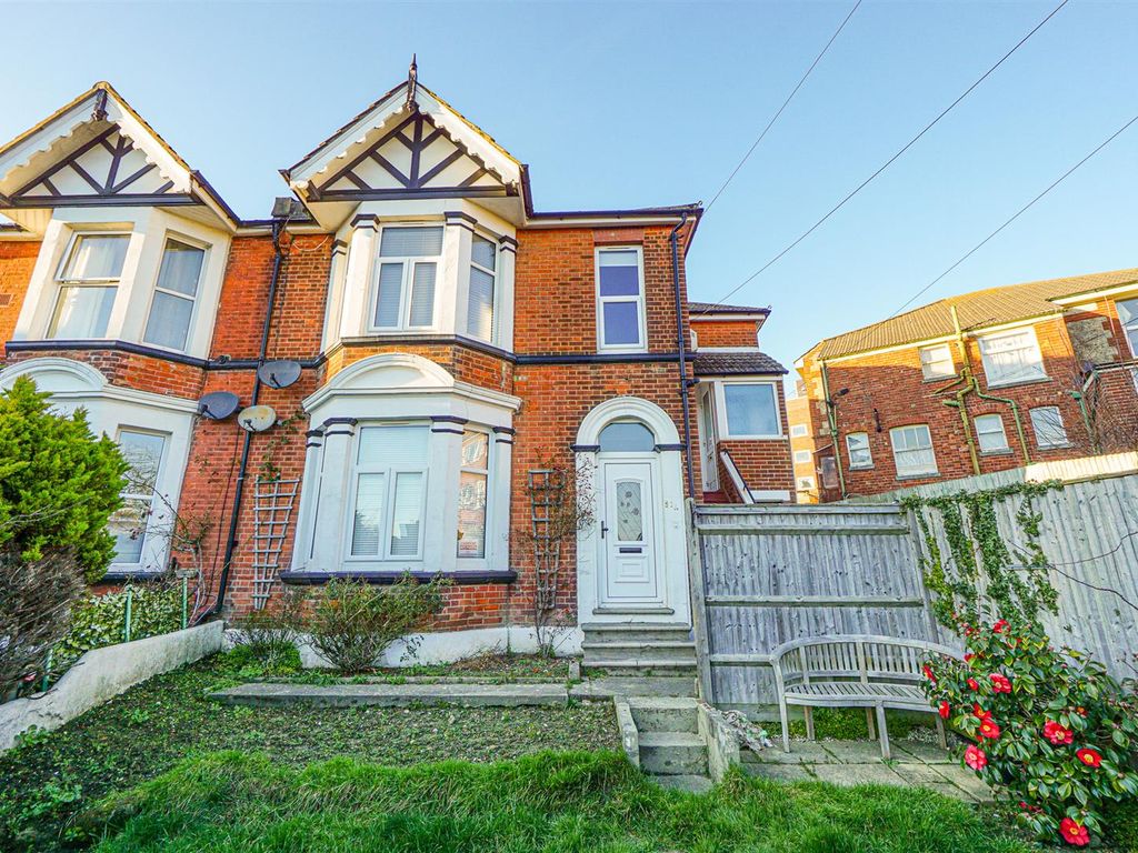 2 bed for sale in Cromer Walk, Hastings TN34 Zoopla