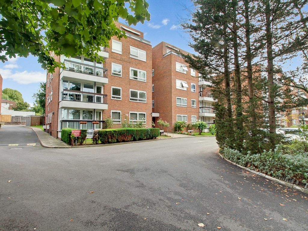 Greenacres, Hendon Lane, London N3  