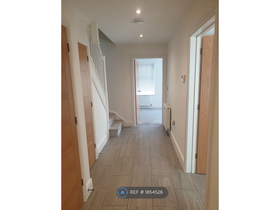 3 bed terraced house to rent in Sheldon Way, Larkfield, Aylesford ME20, £1,550 pcm Zoopla