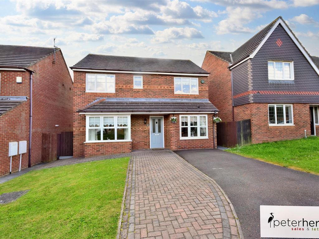 5 bed detached house for sale in Highclere Drive, Tunstall Grange