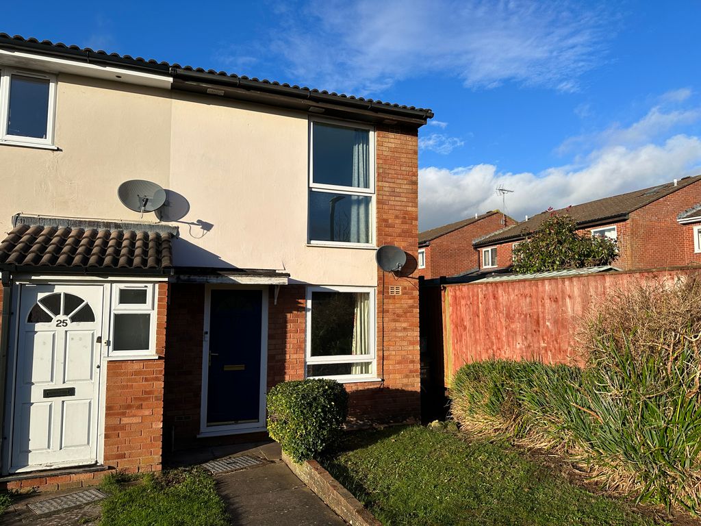 2 bed end terrace house to rent in Bartlett Close, Taunton TA1, £995