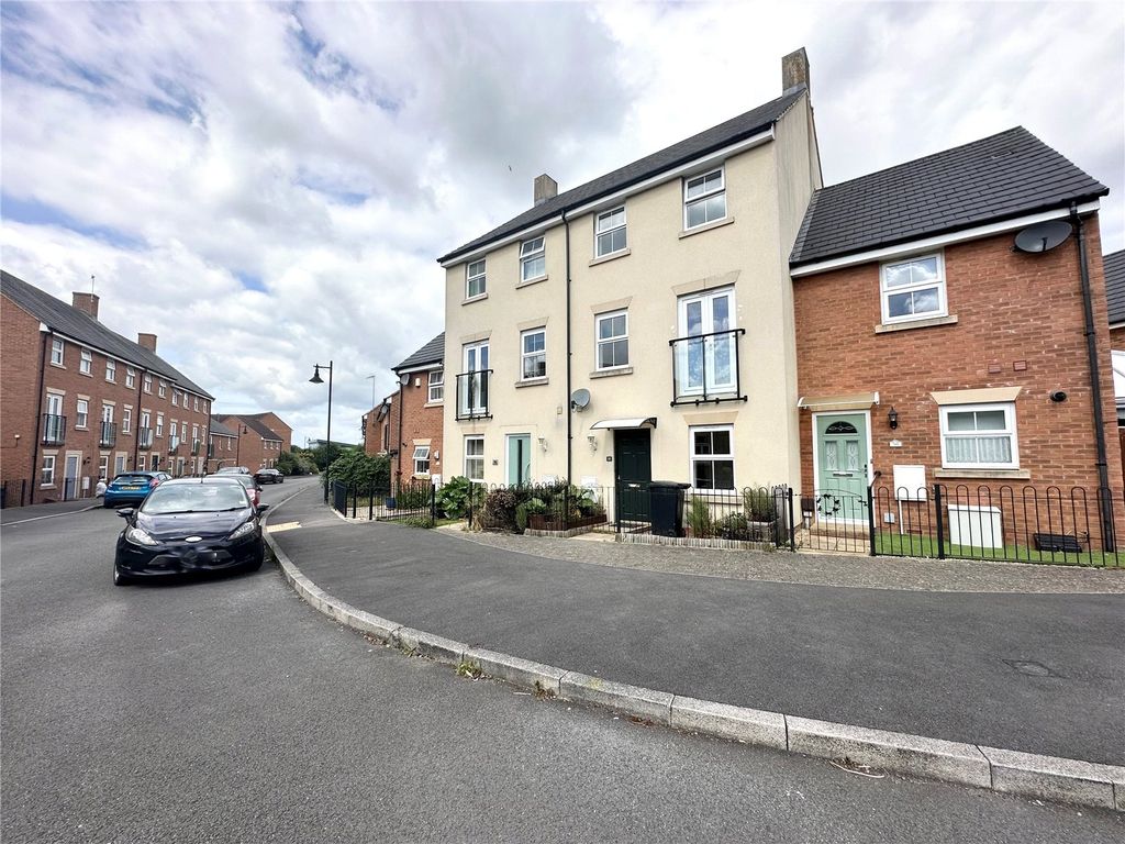4 bed terraced house to rent in Wharncliffe Street, Swindon SN25 Zoopla