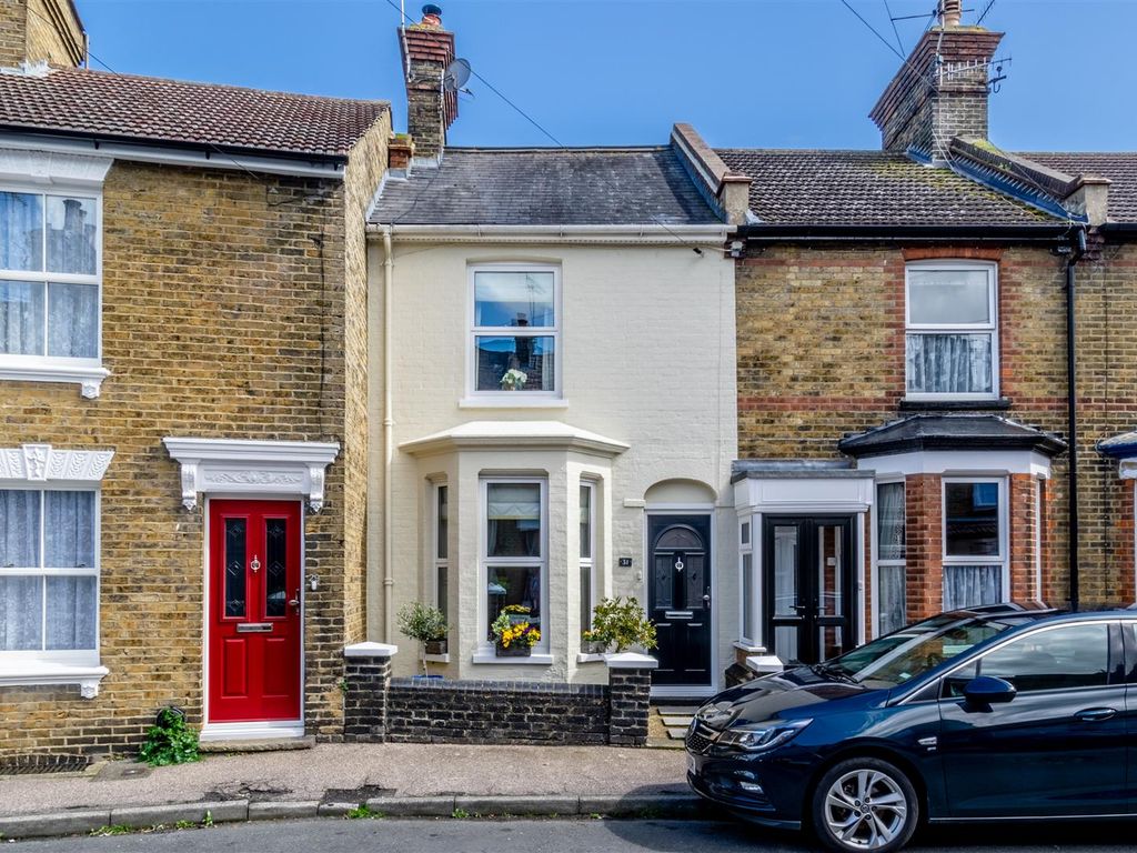 2 bed property for sale in Kings Road, Faversham ME13, £380,000 Zoopla