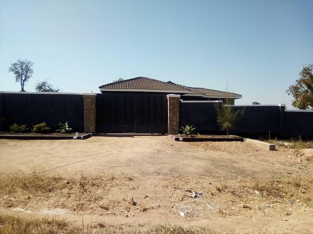 4 bed detached house for sale in Crowhill Views, Harare, Zimbabwe, £