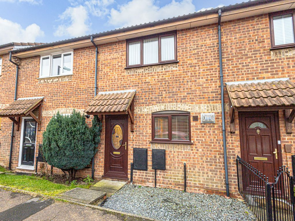 2 bed terraced house for sale in Suffolk Avenue, LeighOnSea SS9, £