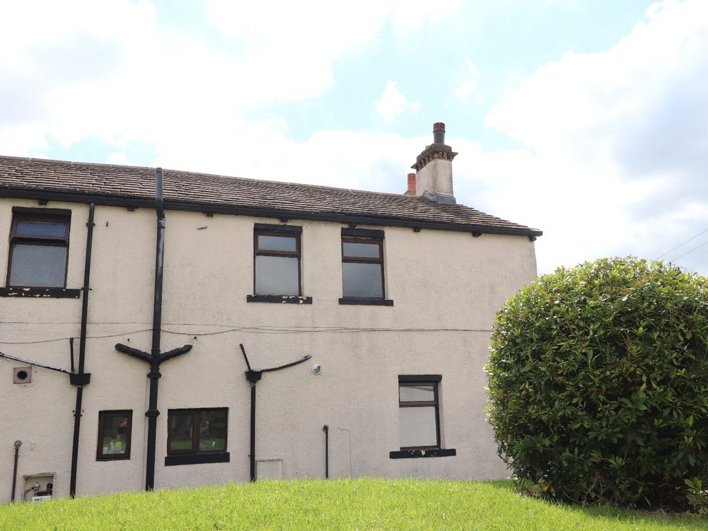 3 bed detached house to rent in Smalewell Road, Pudsey, West Yorkshire