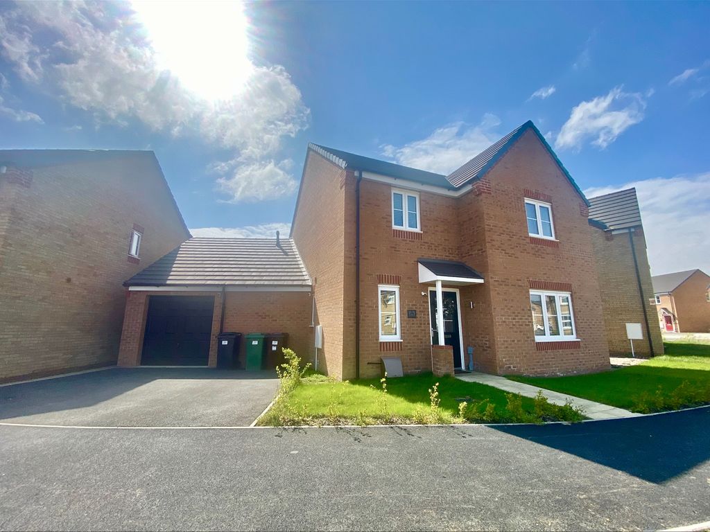 4 bed detached house for sale in Deer Park Way, Thorney, Peterborough