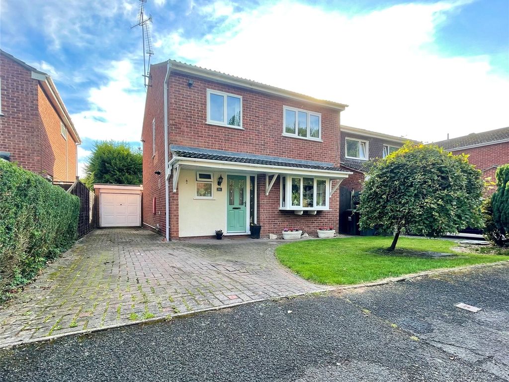 4 bed detached house for sale in St. Peters Drive, Martley, Worcester