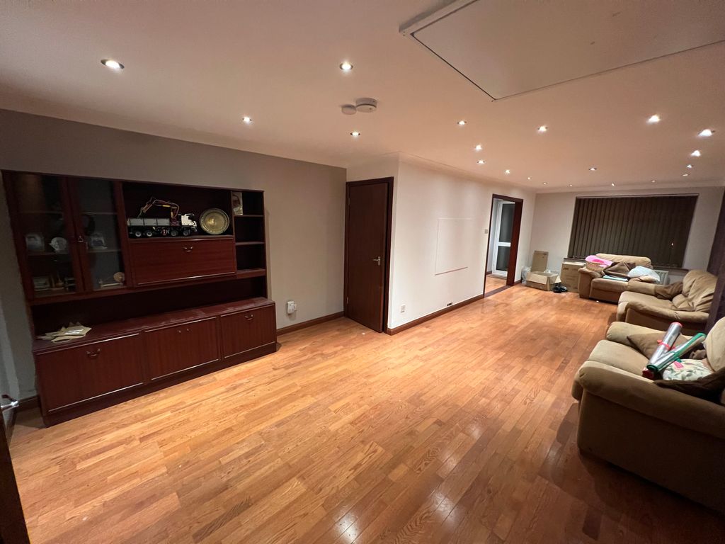 4 bed semidetached house to rent in Ranelagh Road, Southall UB1, £