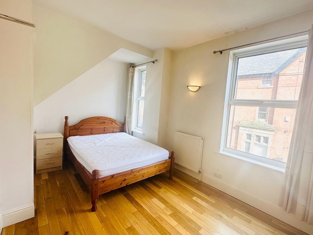 Room to rent in EnSuite Room To Rent, Castle Boulevard, Nottingham NG7