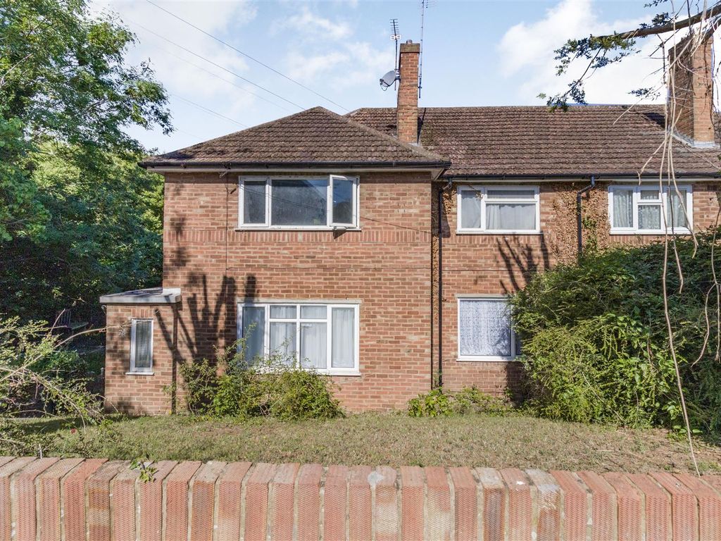 2 bed flat for sale in Highwood Avenue, High HP12 Zoopla