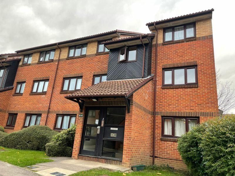 1 bed flat to rent in Pavilion Way, Edgware HA8, £1,400 pcm Zoopla
