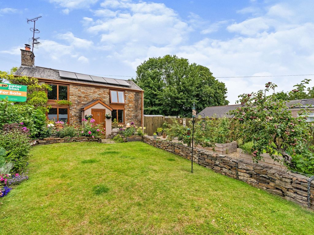 4 bed detached house for sale in Bridgend Road, Aberkenfig, Bridgend