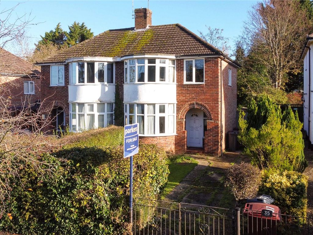 3 bed semidetached house for sale in Windermere Road, Reading