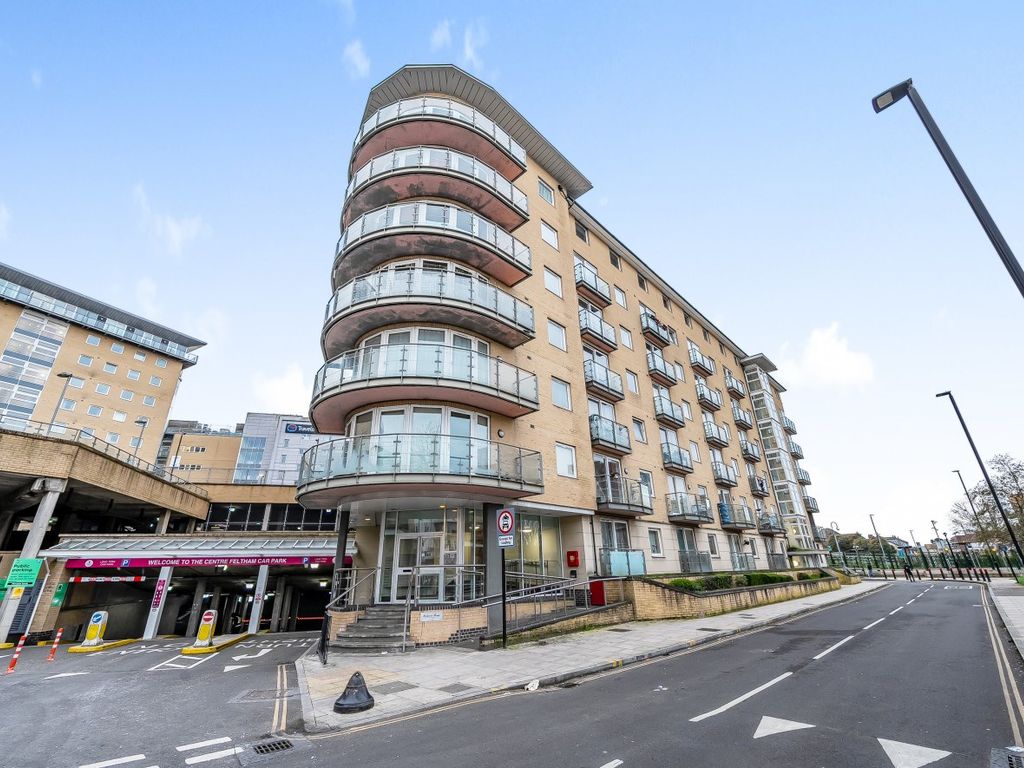 2 bed flat for sale in Bergenia House, Bedfont Lane, Feltham TW13, £