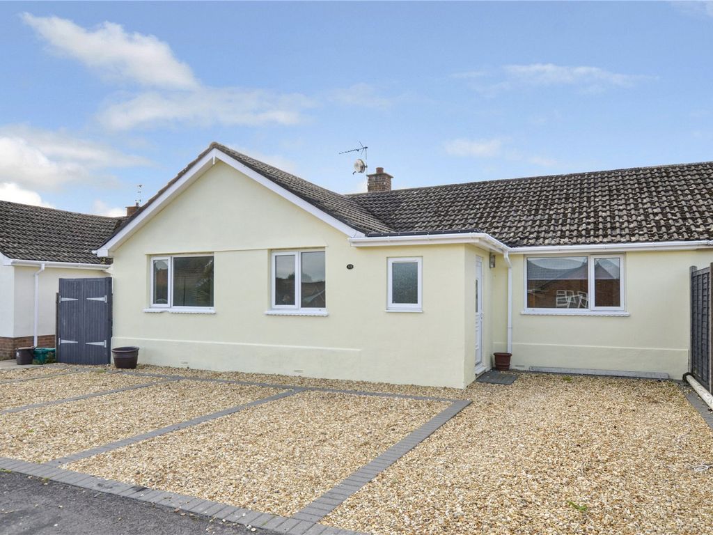 3 bed bungalow for sale in Shaftesbury Road, West Moors, Ferndown