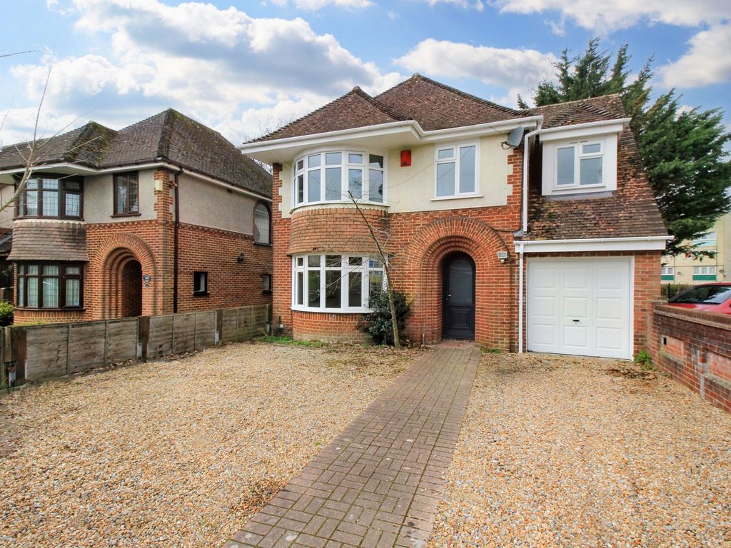 5 bed detached house for sale in Hood Road, Bitterne SO18, £450,000