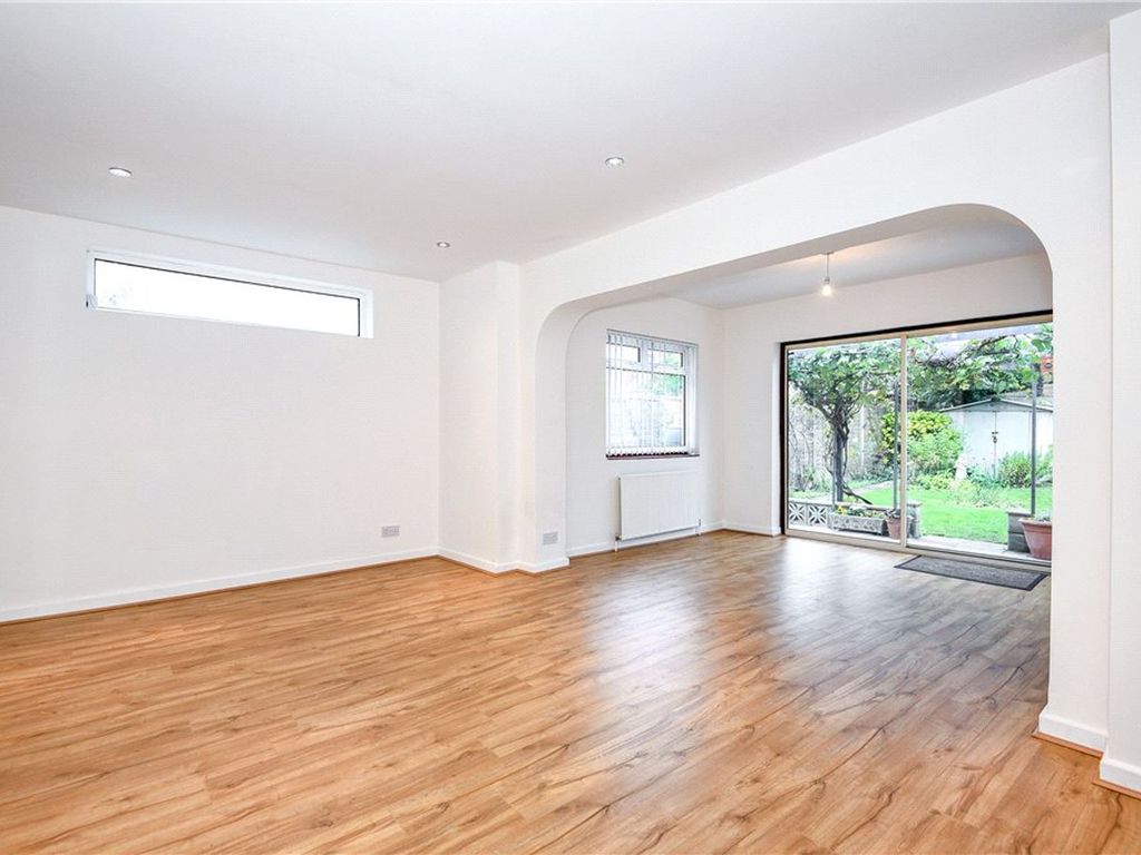 3 bed property to rent in The Fairway, Ruislip HA4, £2,200 pcm Zoopla