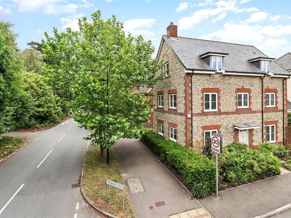 5 bed detached house for sale in Chichester Road, Hellingly, Hailsham, East Sussex BN27, £