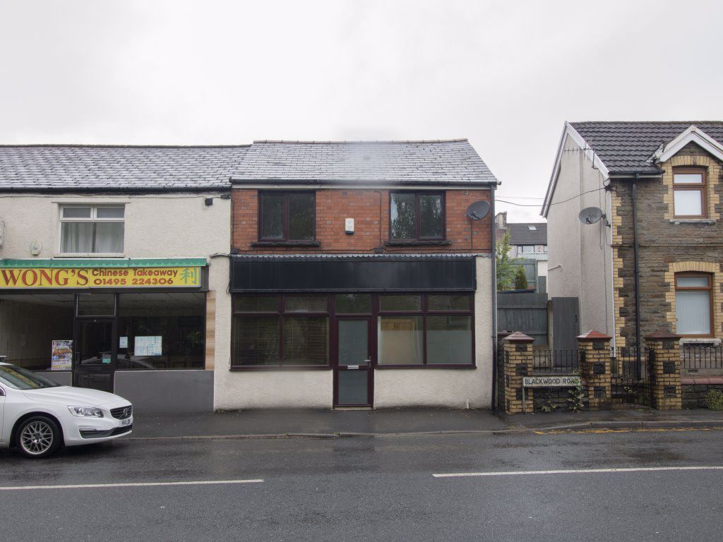 2 bed flat to rent in 5A Station Buildings, Pontllanfraith, Blackwood