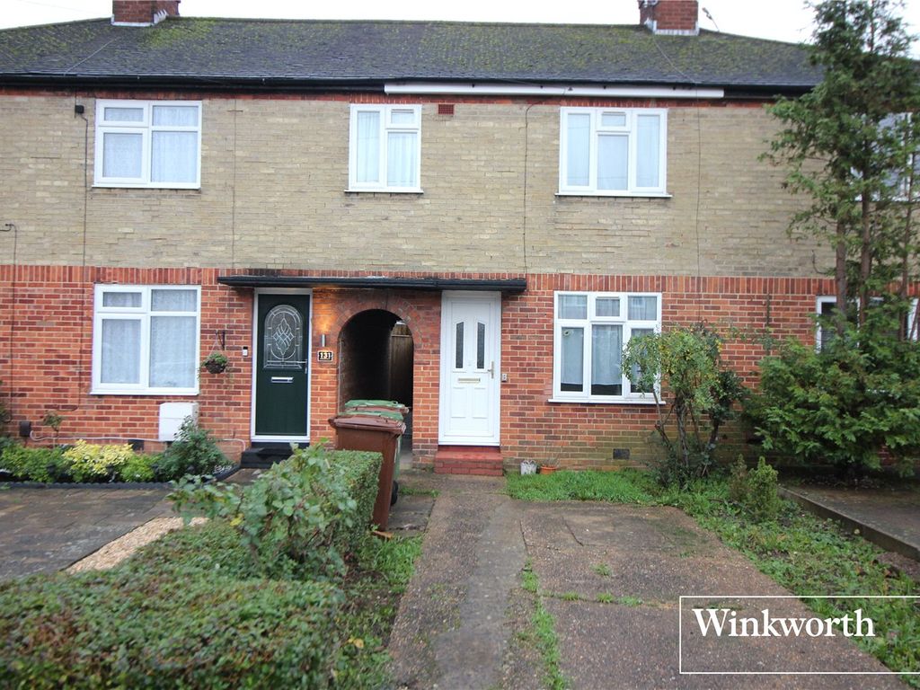 3 bed terraced house to rent in Bullhead Road, Borehamwood