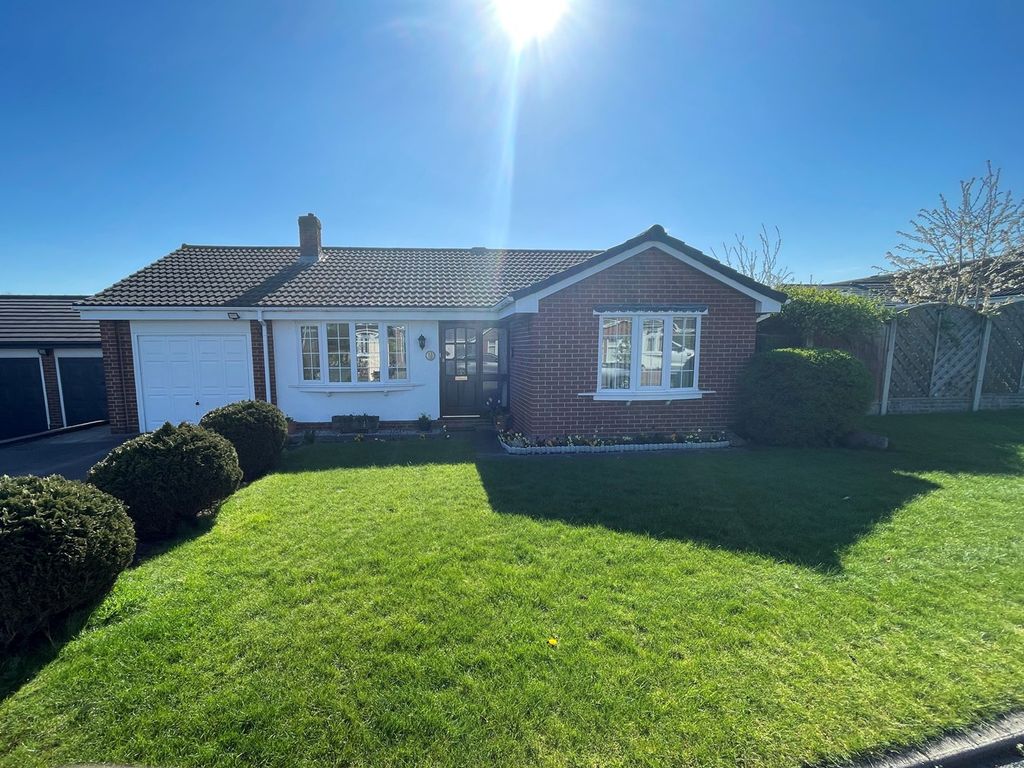 3 bed detached bungalow for sale in Close, Stretton, BurtonOnTrent DE13 Zoopla