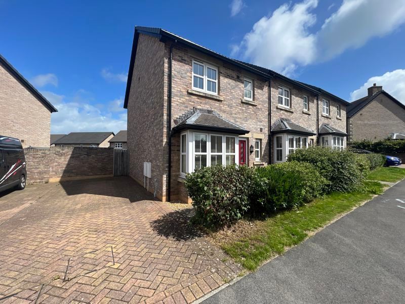 3 bed semidetached house for sale in Oak Drive, Stainburn, Workington