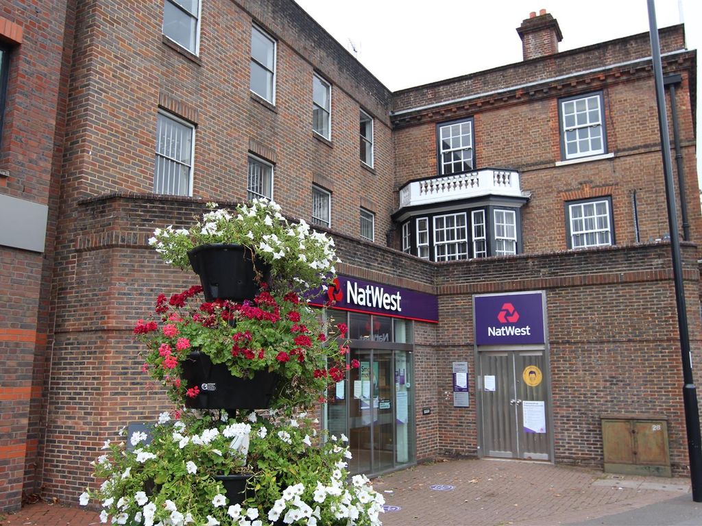 3 bed flat to rent in Muster Green, Haywards Heath RH16 Zoopla