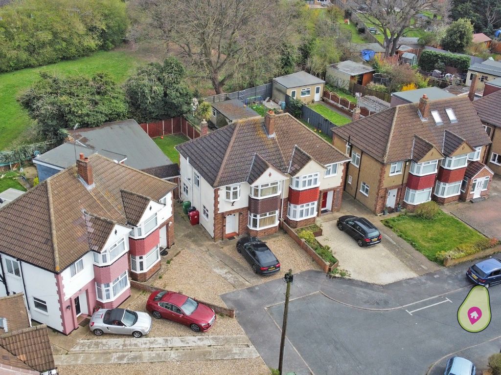 3 bed semidetached house for sale in Bannister Close, Langley SL3 Zoopla