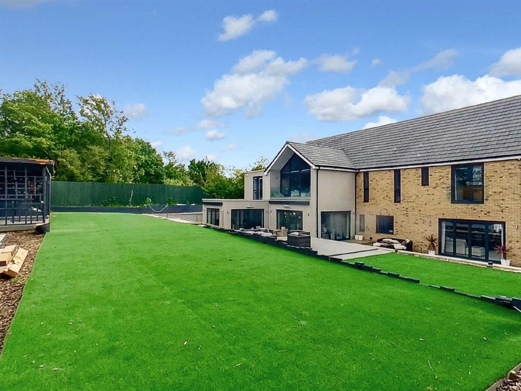 5 bed detached house for sale in Limbaud Close, Walton Park, Milton Keynes MK7 Zoopla