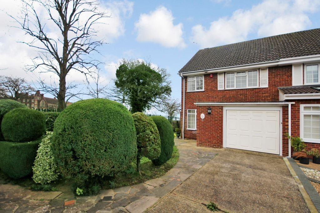 3 bed end terrace house to rent in Maldon Court, Harpenden AL5 Zoopla