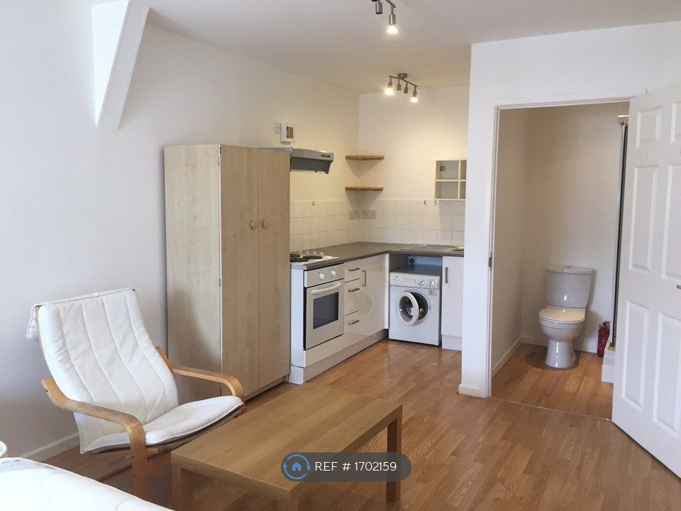 Studio to rent in Deer Park Road, South Wimbledon SW19 Zoopla