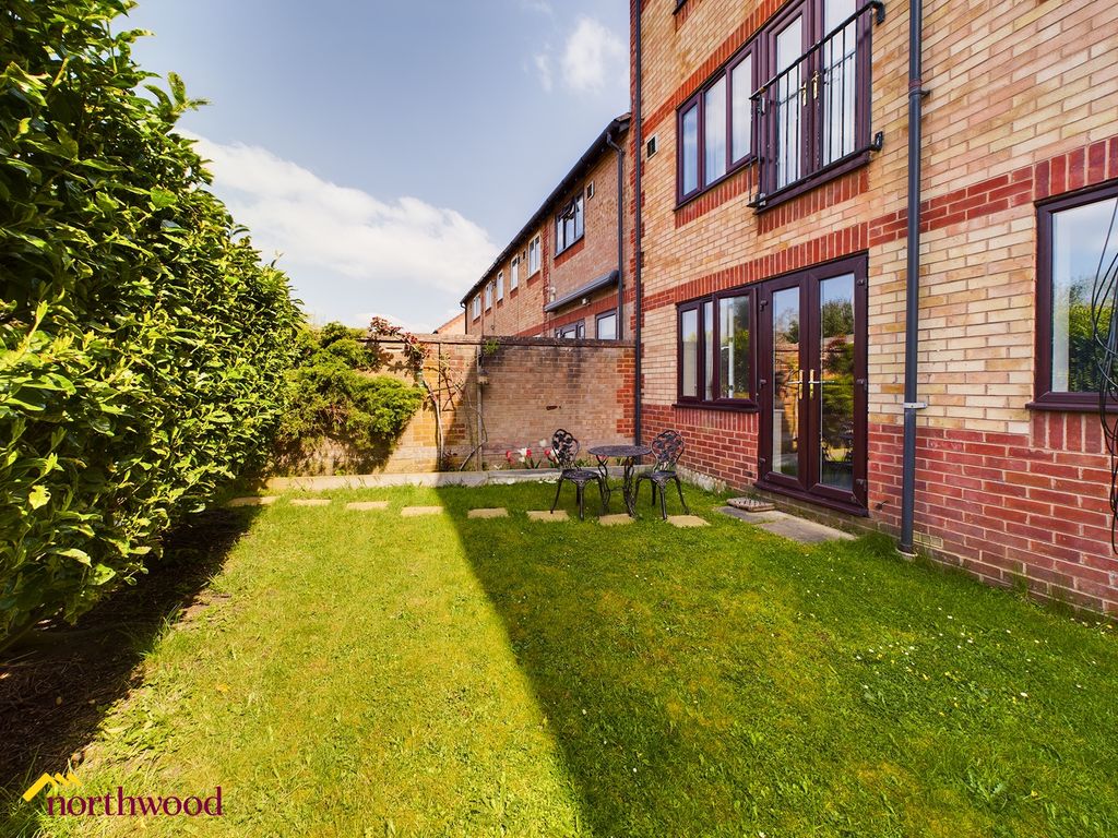 2 bed flat to rent in Broome Way, Banbury OX16 Zoopla