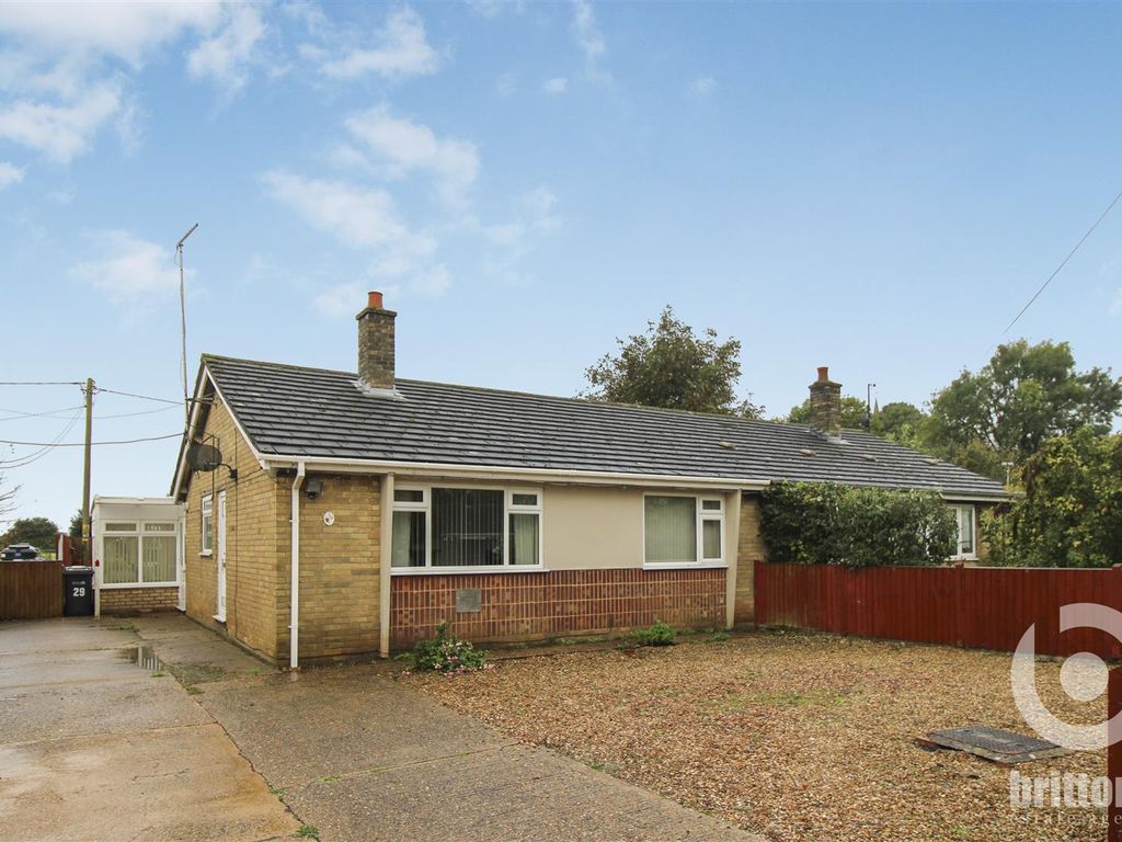 2 bed semidetached bungalow for sale in Glebe Estate, Tilney All