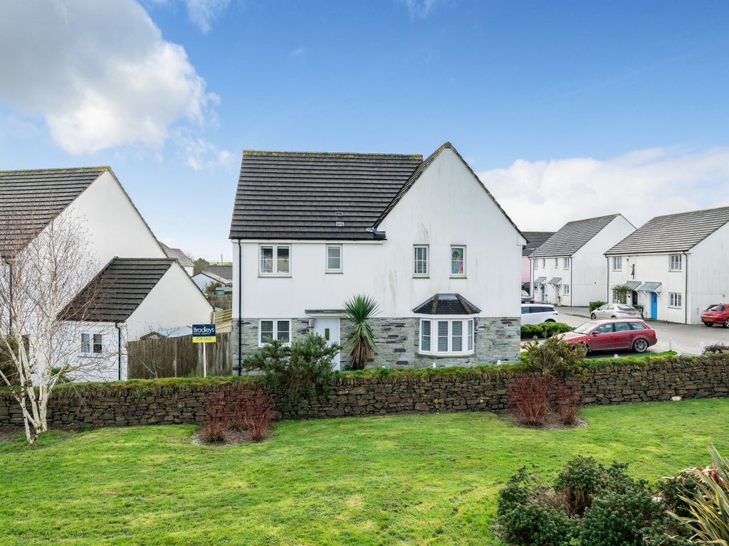 3 bed semidetached house for sale in Gear Drive, Quintrell Downs