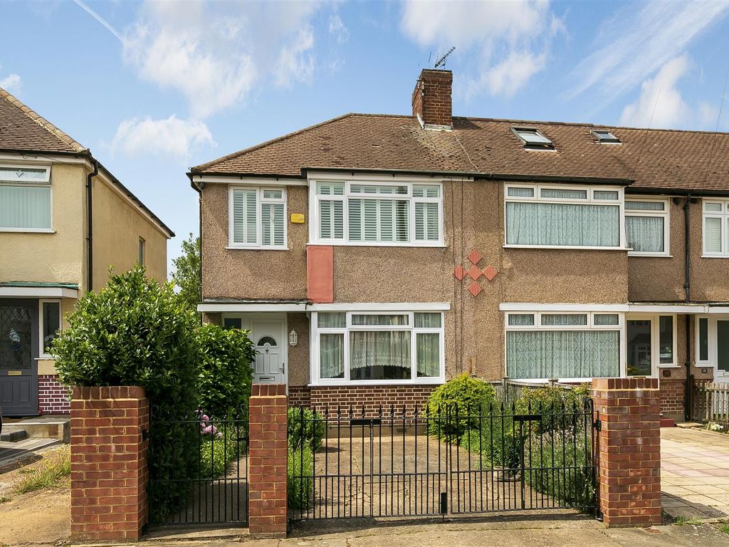 3 bed end terrace house for sale in Meadow Road, Feltham TW13 Zoopla