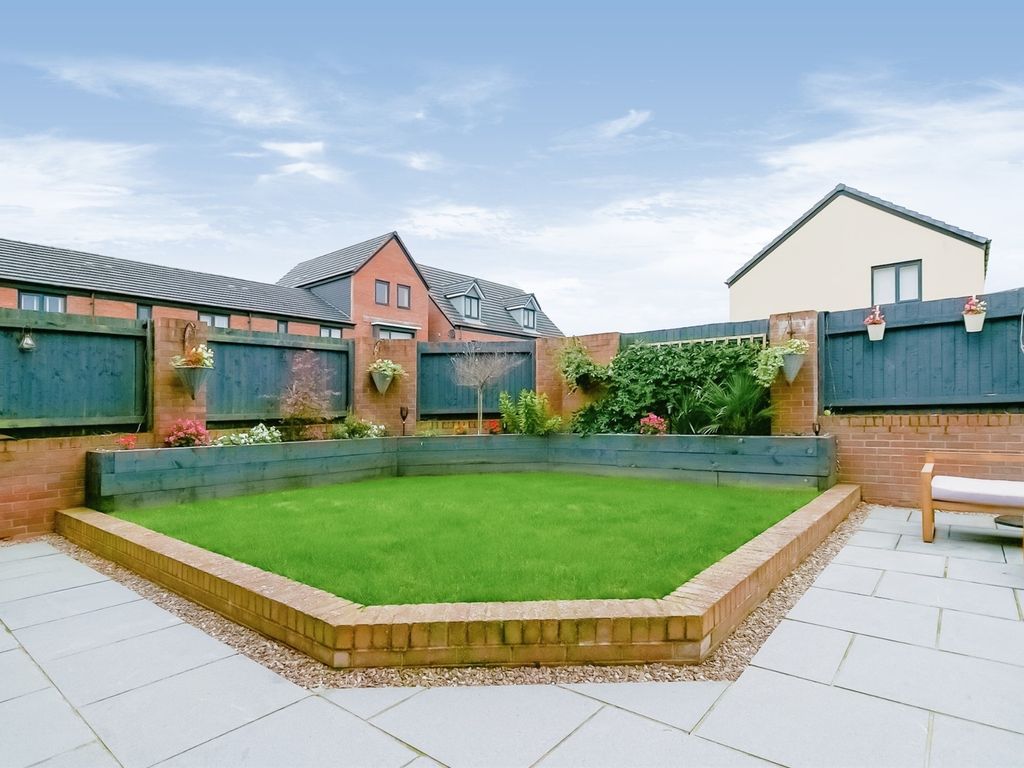 4 bed detached house for sale in Island View, Barry CF62, £385,000 Zoopla