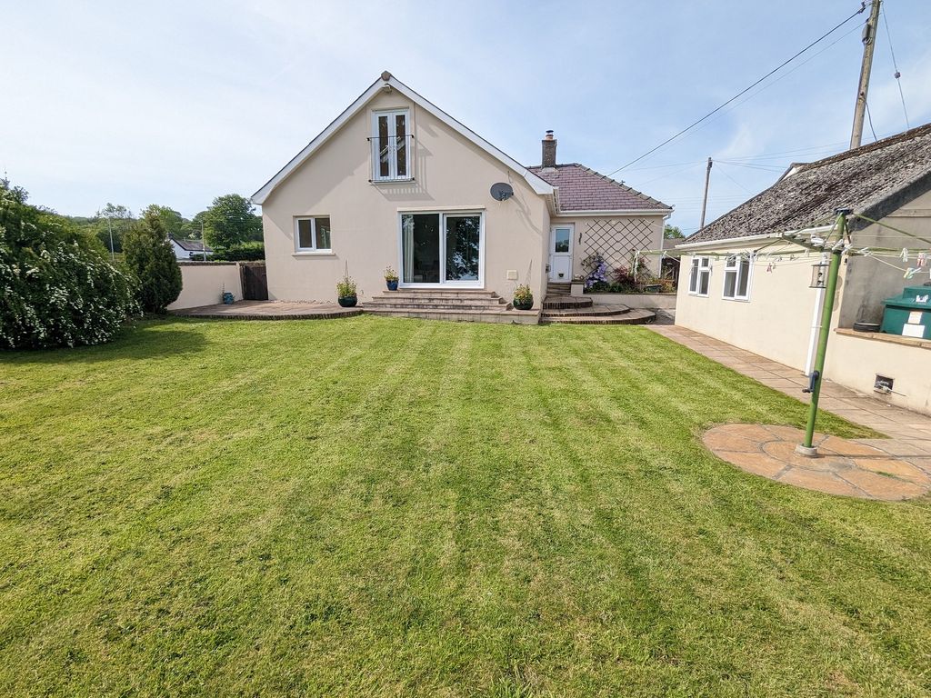 5 bed detached bungalow for sale in Cothi Bridge, Carmarthen, Carmarthenshire. SA32, £385,000
