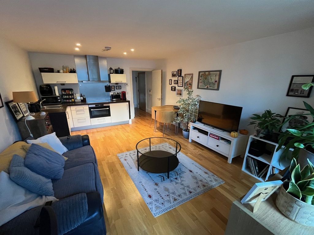 1 bed flat to rent in Highbury Stadium Square, London N5, £2,102 pcm