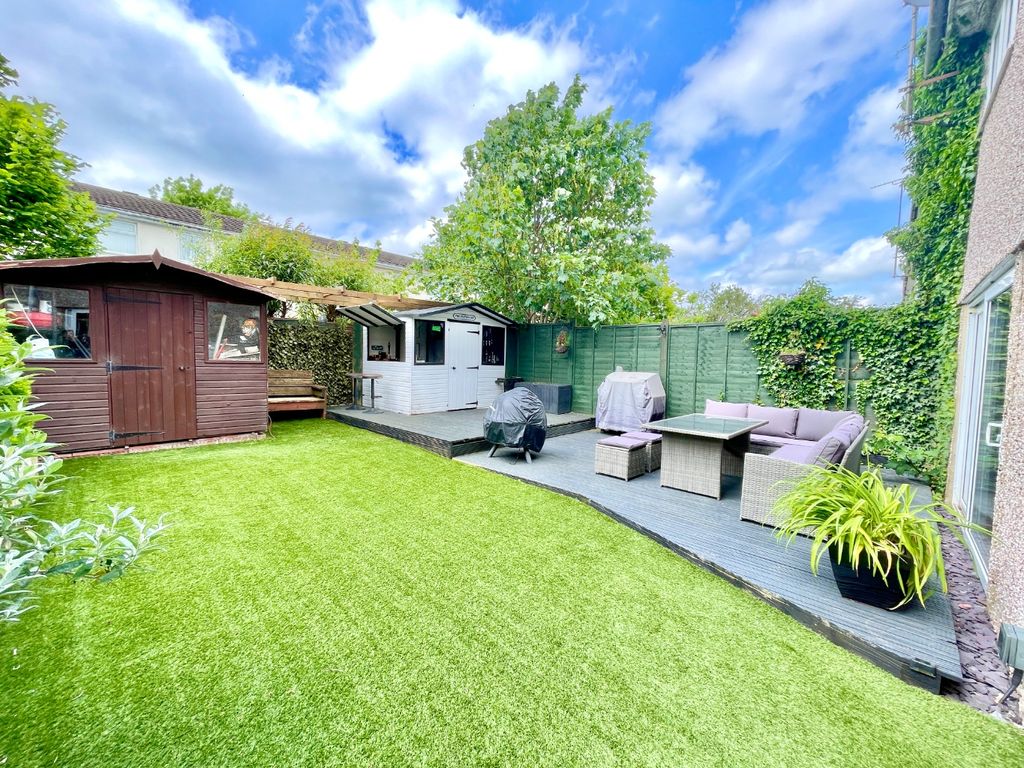 3 bed terraced house for sale in Ashbourne, Bracknell, Berkshire RG12