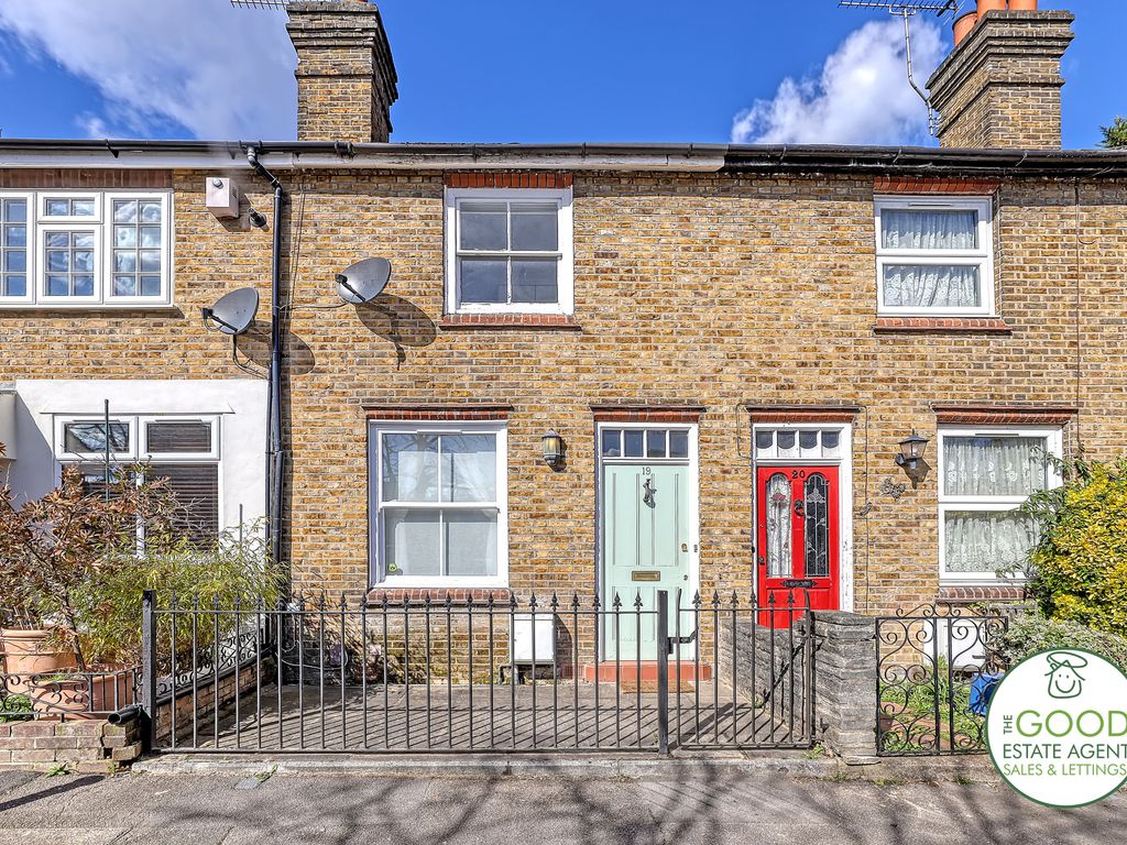 2 bed terraced house for sale in Clifton Road, Loughton IG10 Zoopla