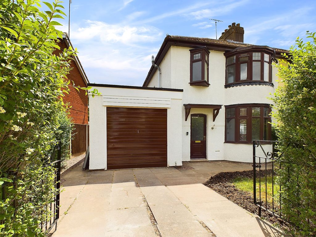 3 bed semidetached house for sale in Woodlands Road, Stafford ST16, £