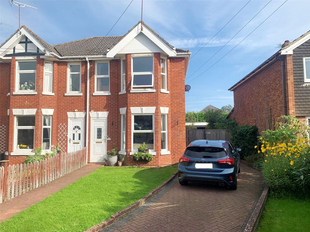 3 bed semidetached house for sale in Jennings Road, Totton