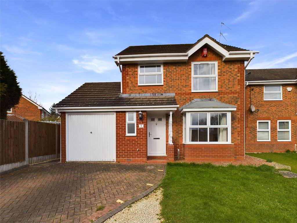 3 bed detached house for sale in Dunster Close, Berkeley Beverborne