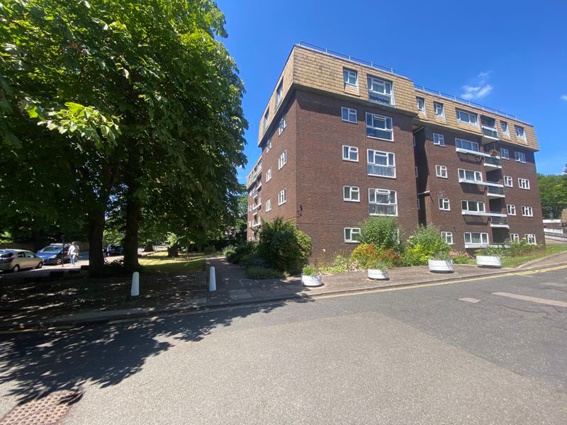 2 bed flat for sale in Lodge Close, Edgware HA8 Zoopla