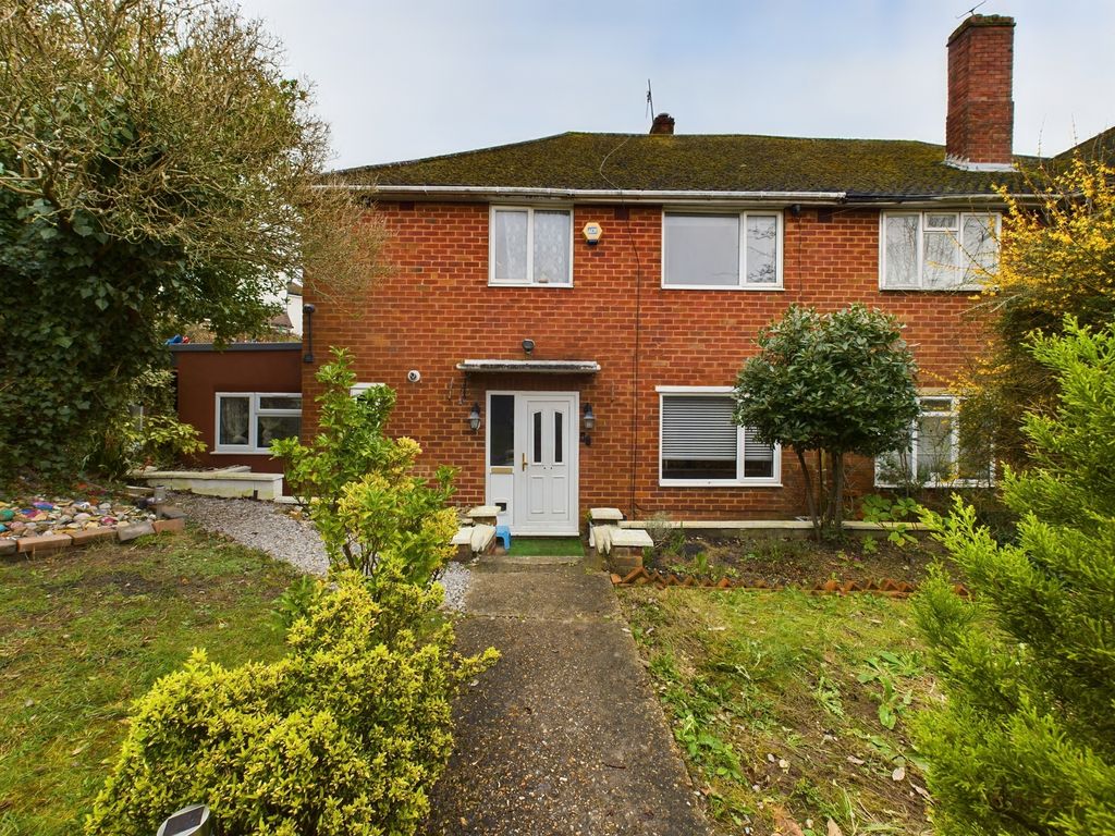 4 bed semidetached house for sale in Buckingham Drive, High HP13, £500,000 Zoopla